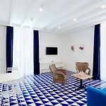 Maison Blu - Intimate Pensión